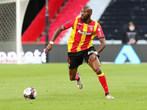 Romano chốt khả năng Man City đón tân binh tháng Giêng