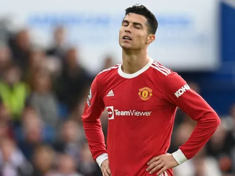 Cristiano Ronaldo khiến các đồng đội ở MU khó chịu vì đặt tiêu chuẩn quá cao