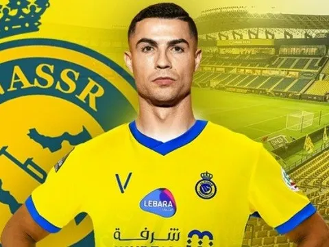 Cristiano Ronaldo lần đầu tiên lên tiếng sau khi bom tấn kích nổ