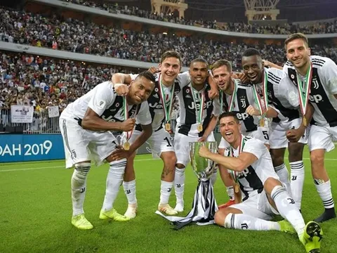 Ronaldo bạc trắng đầu trong ngày Juventus vô địch Supercoppa Italiana