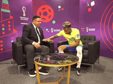 Ronaldo 'béo' bật cười với hành động của tiền đạo Brazil