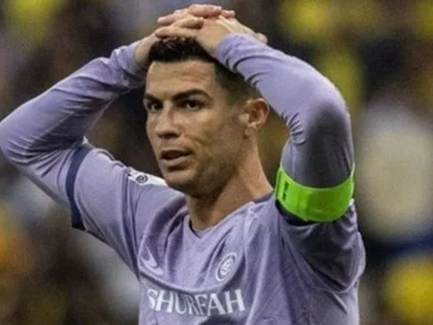Ronaldo bị chế nhạo