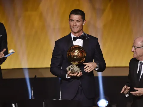 Ronaldo chê Ballon d'Or và The Best