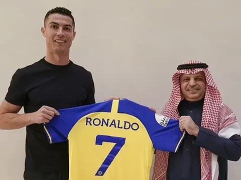 Ronaldo chuẩn bị kiểm tra y tế, rõ luôn thời điểm đá trận ra mắt Al Nassr
