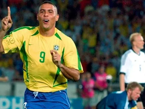 Ronaldo kể tên 4 cầu thủ vĩ đại nhất lịch sử, gồm 1 sao M.U