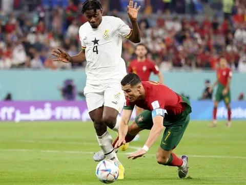 Ronaldo được gọi là thiên tài sau quả phạt đền tranh cãi