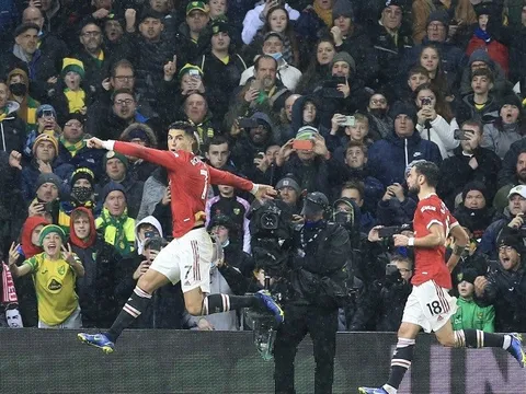 Ronaldo đền đáp De Gea, Man Utd áp sát top 4