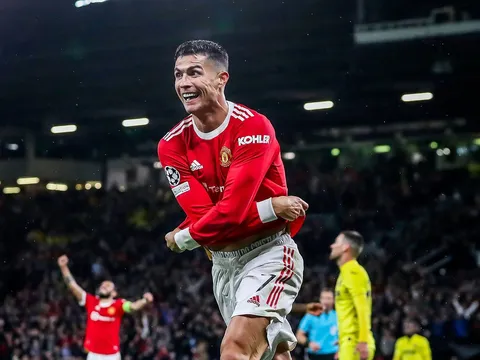 Ronaldo ghi bàn phút 95, Man Utd giành thắng lợi nghẹt thở