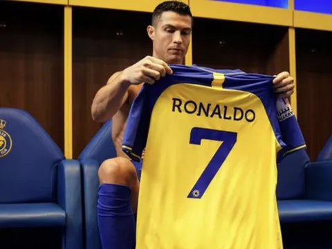 Ronaldo: "Giờ thì chẳng còn ai chỉ trích tôi"
