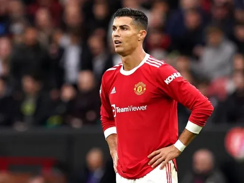 Ronaldo gửi thông điệp đến NHM Man Utd sau trận Liverpool