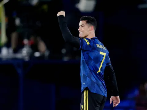 Ronaldo gửi thông điệp đến NHM Man Utd sau trận thắng Villarreal