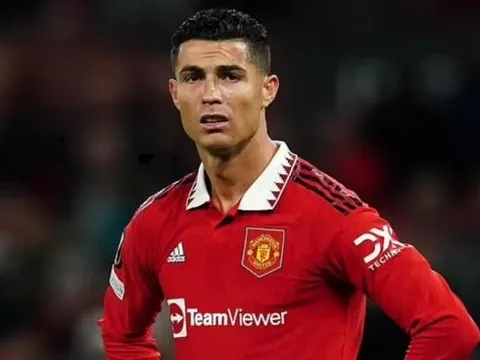 "Ronaldo đã kết thúc sự nghiệp, còn Messi vô địch World Cup"