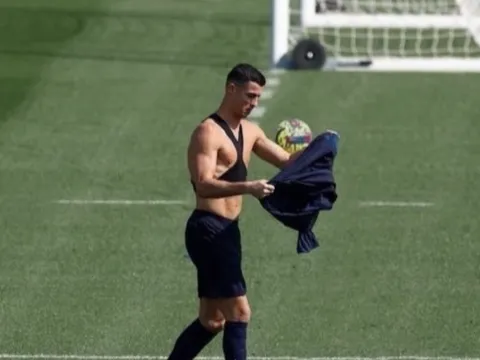 Ronaldo kết thúc tập luyện ở Real Madrid