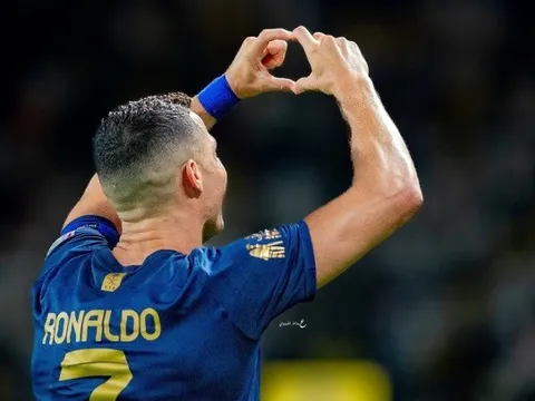 Ronaldo làm hết, Al Nassr hủy diệt Al Shabab
