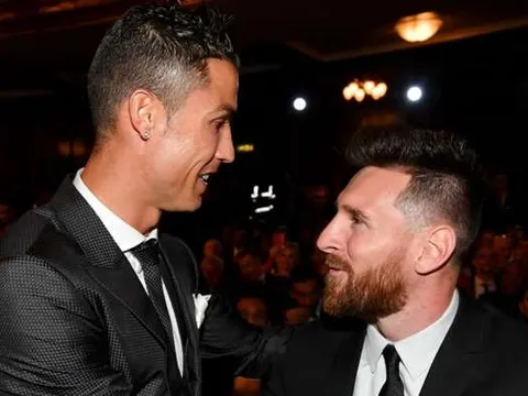 Vua boxing chọn ra cái tên xuất sắc hơn giữa Ronaldo và Messi