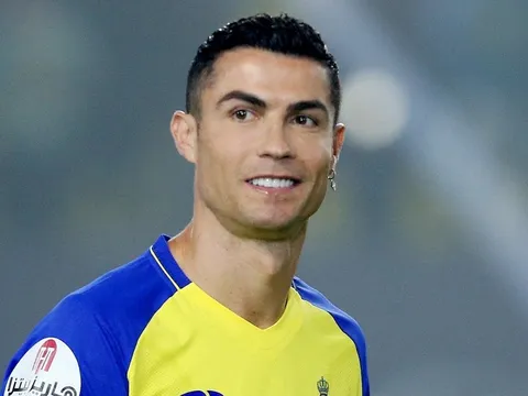 Ronaldo tỏa sáng trong ngày Al Nassr giành lại ngôi đầu