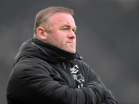 Rooney muốn làm HLV đối thủ của M.U