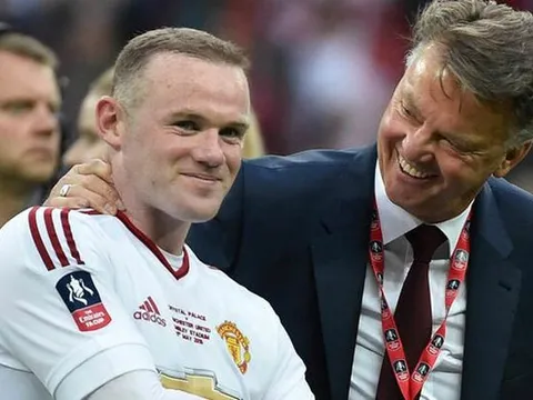 Rooney chỉ ra HLV “giỏi chiến thuật” hơn Ferguson
