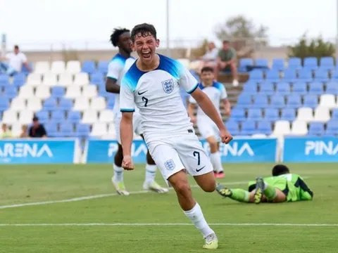 Rooney mới của M.U lập cú đúp vào lưới đội trẻ Tây Ban Nha