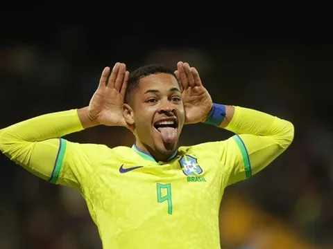 Ngọc quý Brazil ngỏ lời yêu với Barcelona