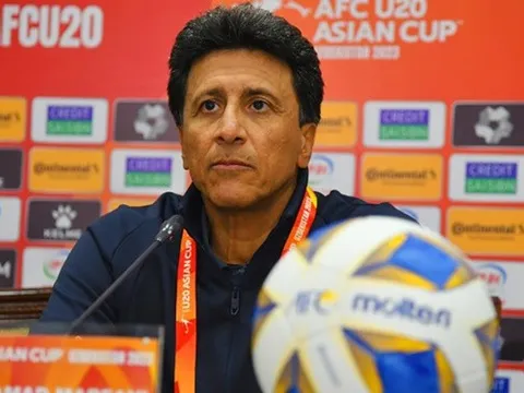 HLV Iran lo bị loại khi đấu U20 Việt Nam