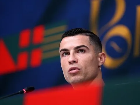FIFA đổi quy định sau lời phàn nàn của Ronaldo