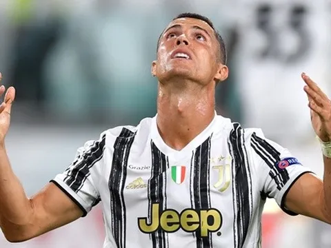 Cựu chủ tịch Juventus: 'Đội bóng gặp rắc rối từ khi mua Ronaldo'