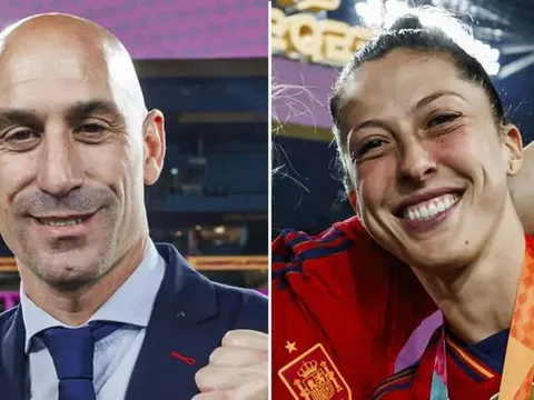 Nhà vô địch World Cup yêu cầu trừng phạt "sếp" LĐBĐ Tây Ban Nha