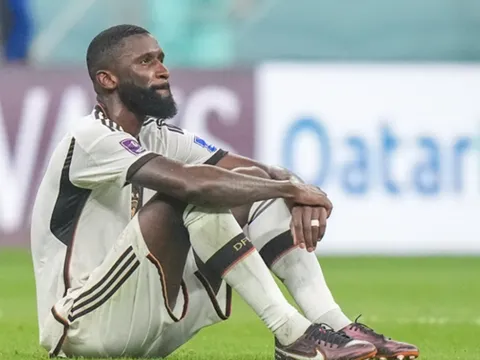 Schweinsteiger: "Quá tệ, tuyển Đức chỉ có 1 hậu vệ chơi ở đẳng cấp cao"