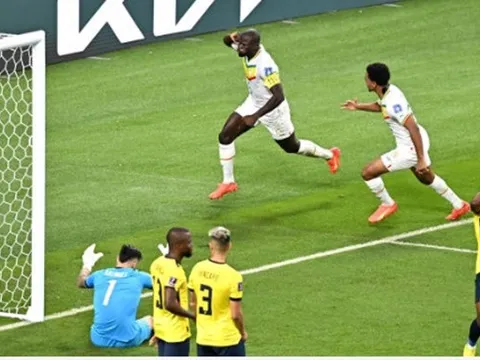 Rượt đuổi kịch tính, Senegal tiễn Ecuador về nước