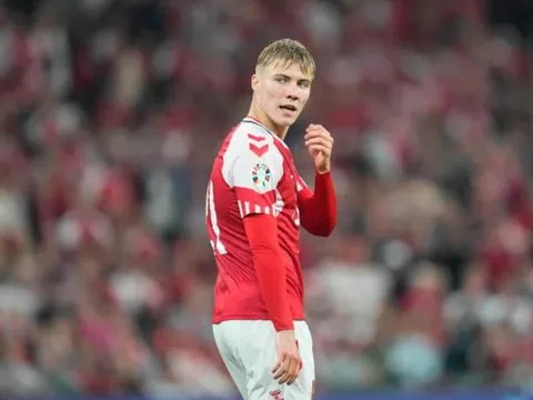 Giggs ấn tượng với tân binh Man United