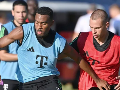 Man United có quyết định dành cho Ryan Gravenberch