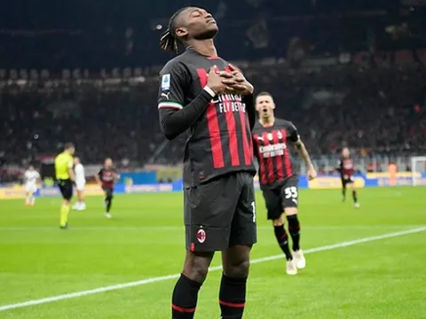 Sao Milan tái hiện pha ăn mừng của Ronaldo