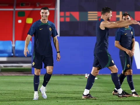 Keane: Ronaldo sẽ khiến những kẻ ngốc ngoài kia phải câm nín