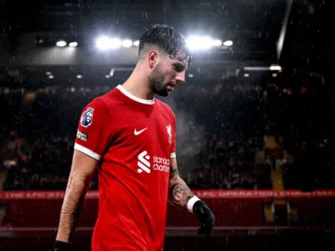Thắng Newcastle, Klopp báo hung tin