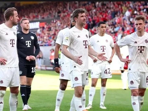 Thua sốc, Bayern run sợ trước Arsenal