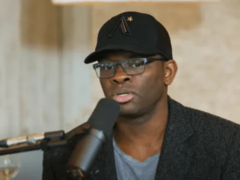 Louis Saha loại 2 ông lớn khỏi cuộc đua vô địch Ngoại hạng Anh