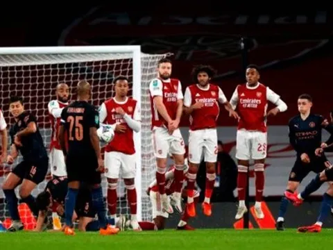 Sai lầm bước ngoặt, Arsenal thua tan nát trước Man City