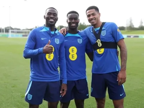 Sai lầm của Chelsea xuất hiện trên TTCN