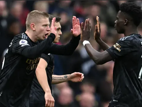 Zinchenko: Cậu ấy cần được trọng tài bảo vệ như Messi, Neymar