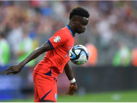 Declan Rice phản pháo khi Bellingham nhận xét về Saka