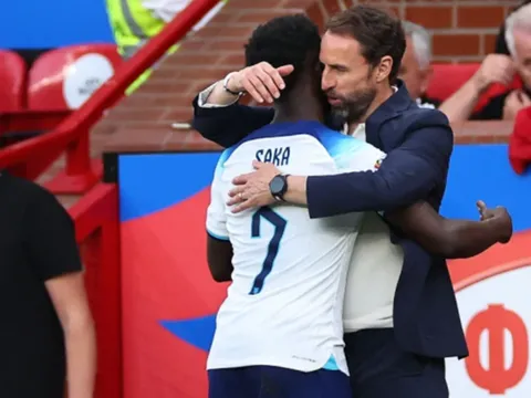 Southgate ca ngợi sao Arsenal
