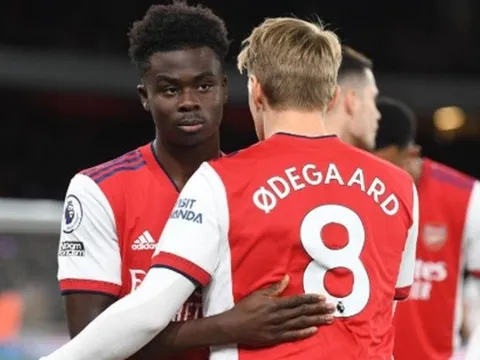 Mất băng đội trưởng vào tay Saka, Odegaard phá vỡ im lặng