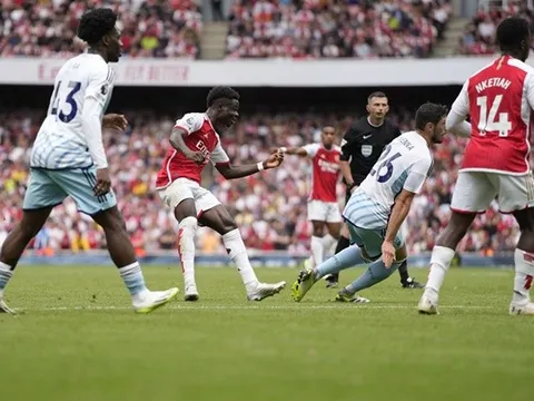Người thắng, kẻ thua sau trận Arsenal 2-1 Nottingham Forest