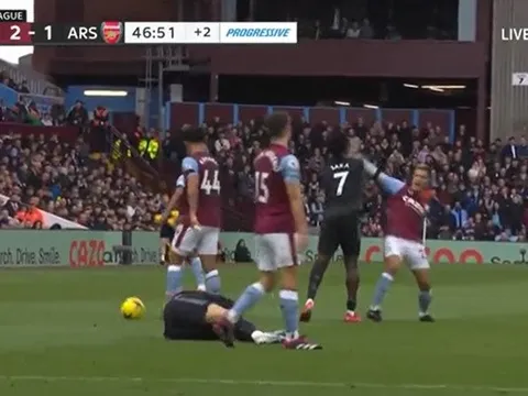 Saka gây hấn với Coutinho, căng thẳng bùng nổ ở trận Arsenal