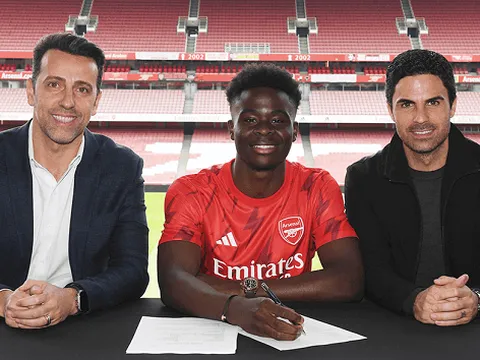 CHÍNH THỨC! Saka gia hạn với Arsenal