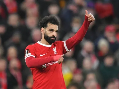 Wayne Rooney bất bình thay cho Mohamed Salah