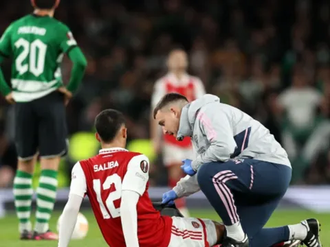 Arsenal nhận tin dữ về Saliba