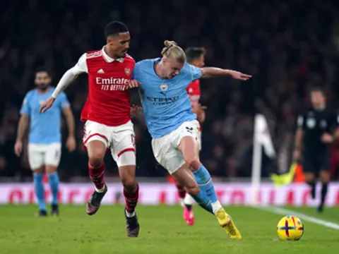 Gabby Agbonlahor: Haaland ngại va chạm với ngôi sao Arsenal