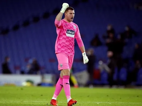 Tottenham gia nhập cuộc đua giành Sam Johnstone